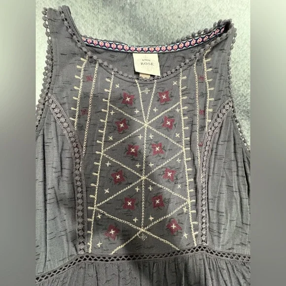 Knox Rose Gray Embroidered Peplum Tank Top Boho Blouse Top Shirt Medium M - Picture 4 of 6